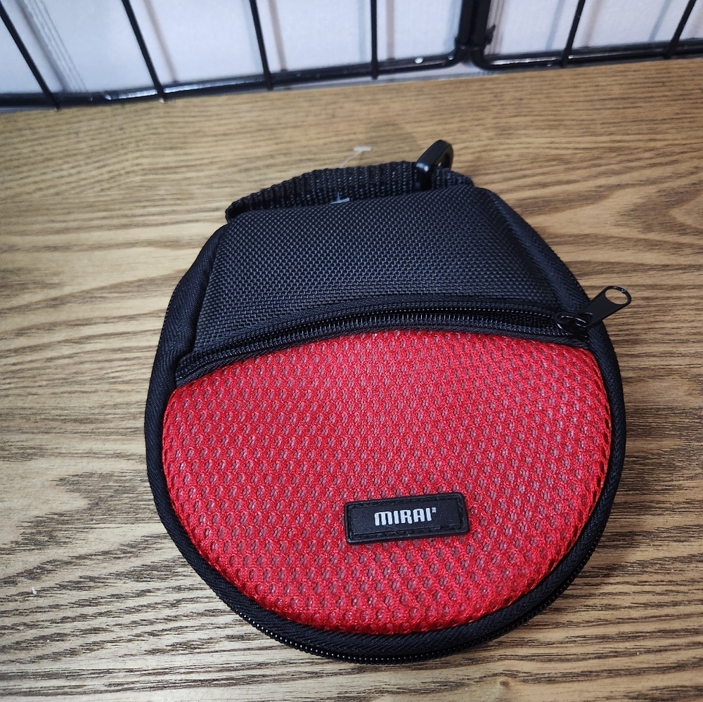 Vintage 2000s Cd Red And Black Holder 26 Cds Looks New, Great Condition